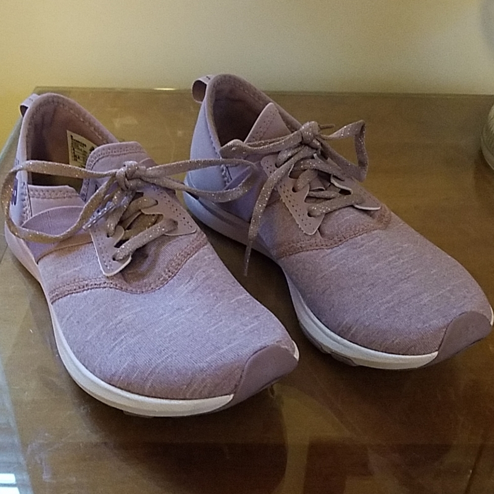 New Balance womens atheltic shoes size 6